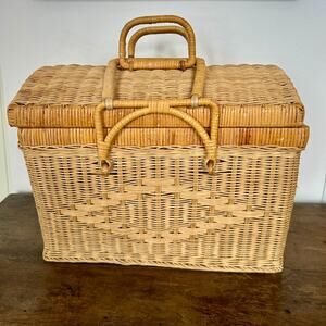 Vintage French Style Lidded Storage Basket | Fishing Sewing | Cottagecore